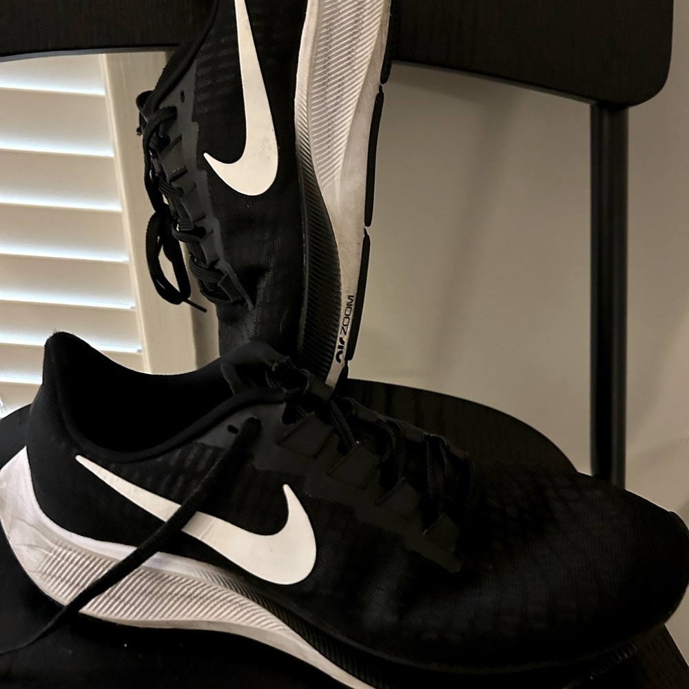 Nike sneakers size 8.5 Nike Women's Air Zoom